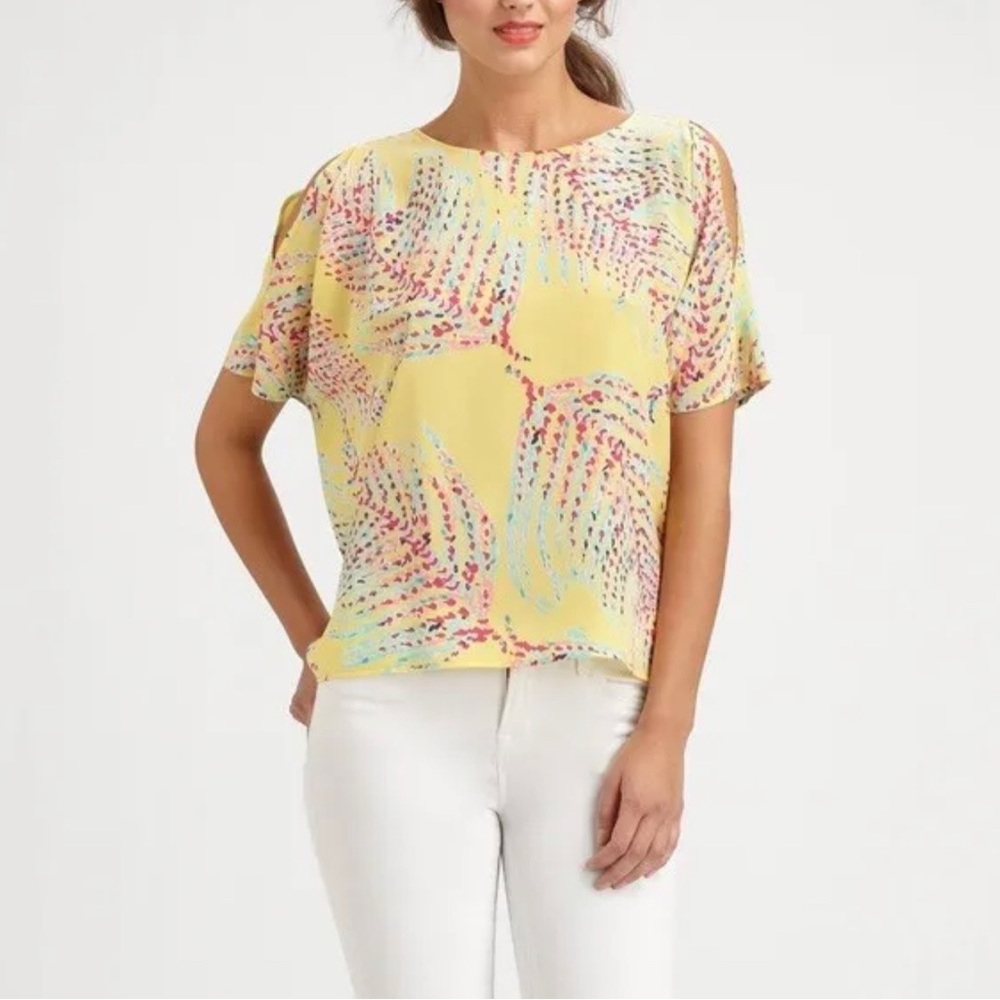 $148 Lilly Pulitzer Trace Top in Starfruit Yellow Lush Cold Shoulder L